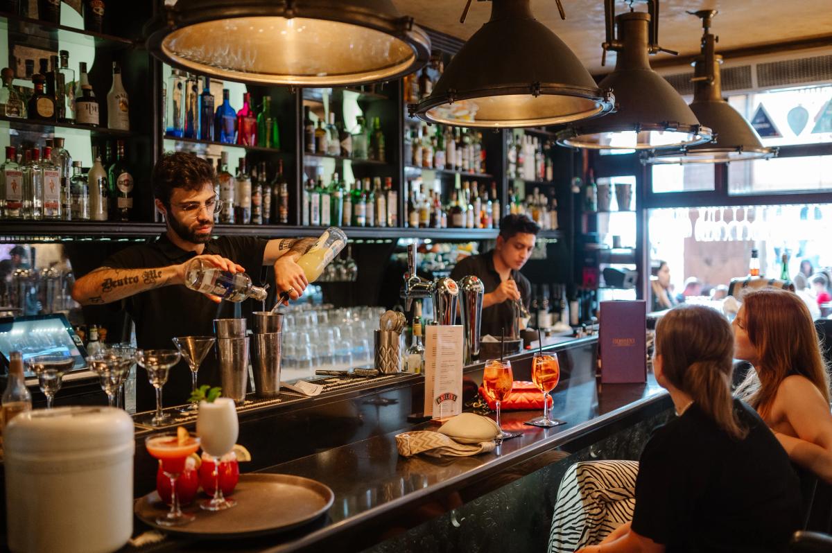 Main Room - imagen 3