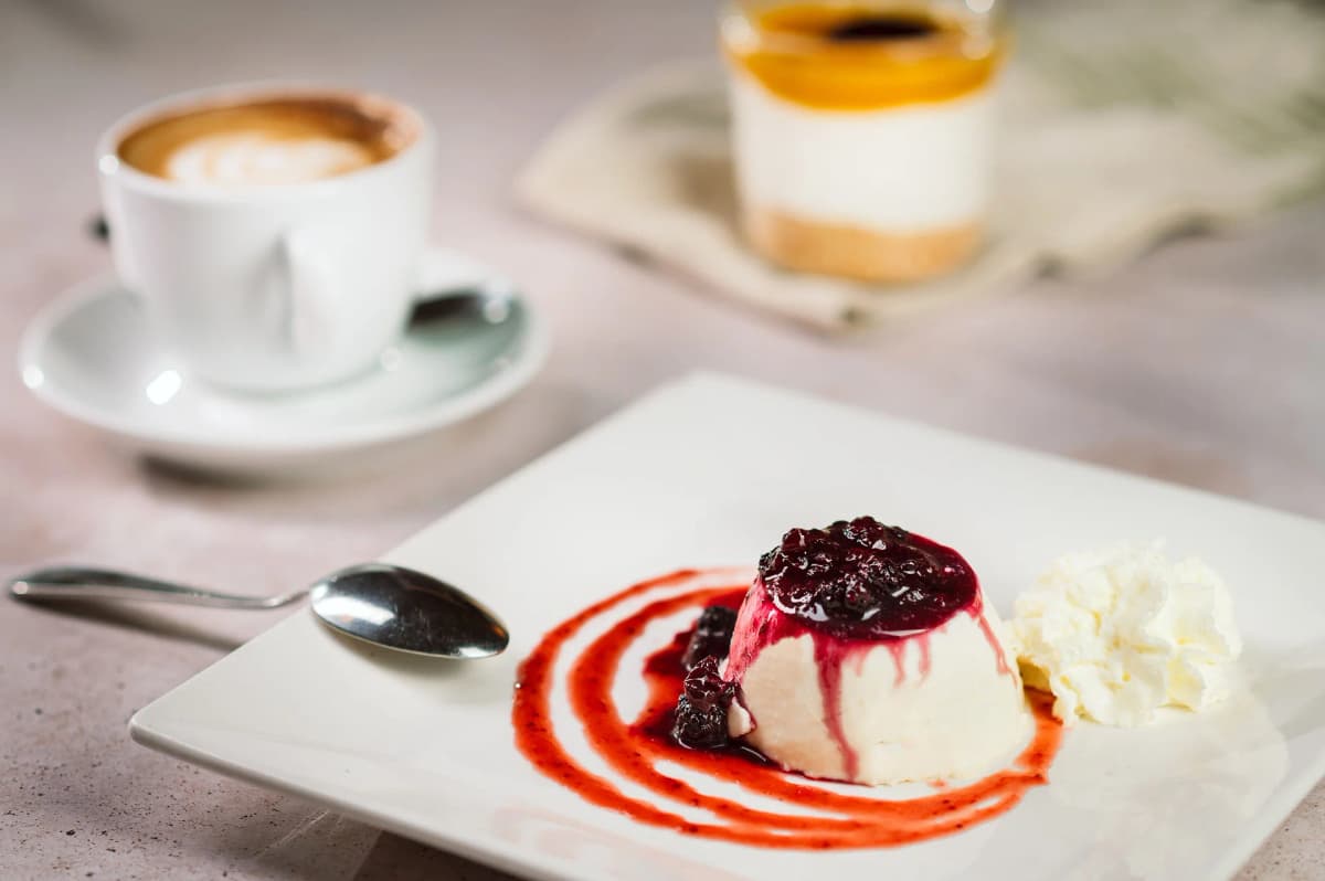 La Panna Cotta del Piemont: el secret de la nata cuita i el contrast dels fruits vermells